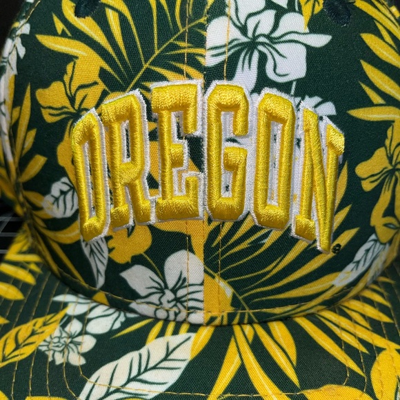 Oregon Ducks 🟢🟡 New Era SnapBack Hat Floral Hawaii Beach Print 🔥 - Picture 6 of 8
